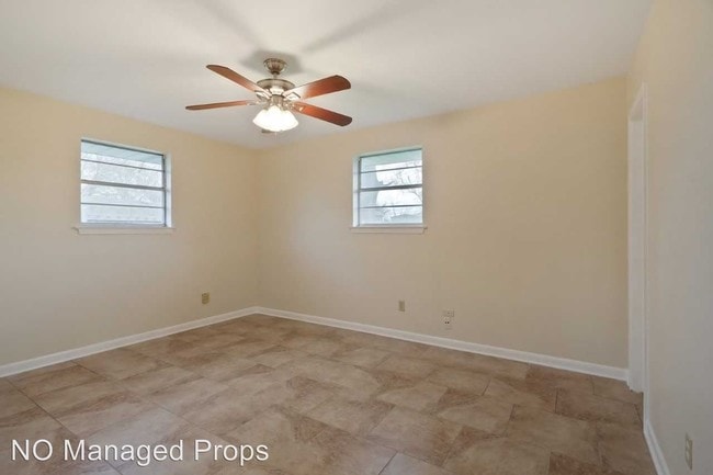 Building Photo - 3 br, 1.5 bath House - 333 Riverdale Dr.