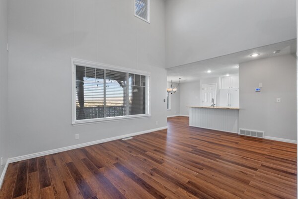 Building Photo - 1376 Alpine Way