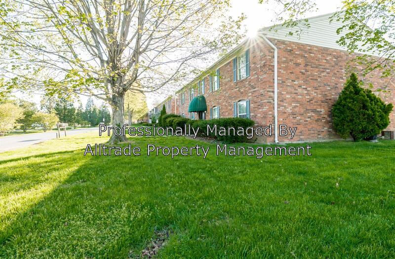 Building Photo - 9302 Aylesbury Dr