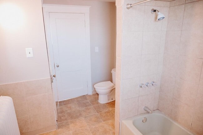 Photo - 2441 Templeton St House