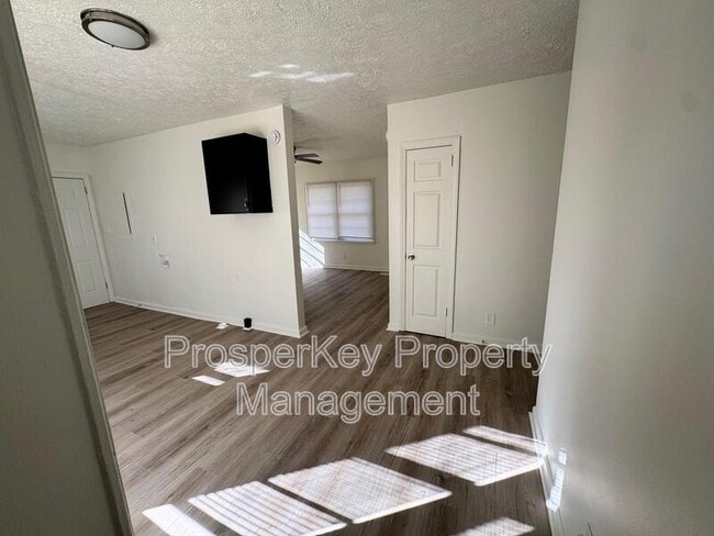 Foto del edificio - 4211 Searcy St