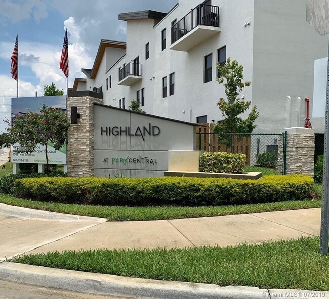 Building Photo - 10419 NW 82nd St Building Photo - 10419 NW 82nd St