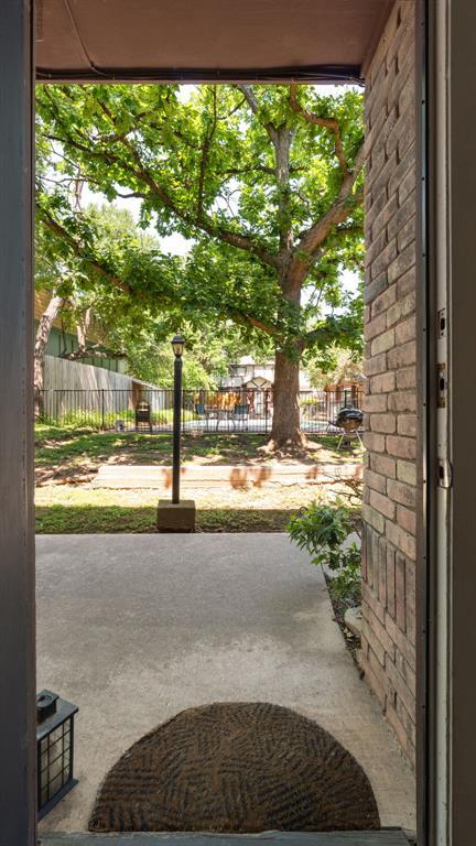 Foto del edificio - 7409 Shadow Hill Dr