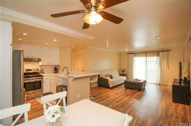 Primary Photo - 10350 E Briar Oaks Dr