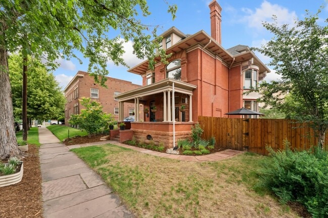 Building Photo - 1154 N Clarkson St
