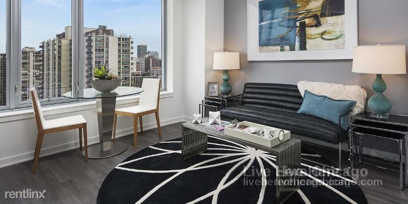 Foto del edificio - 905 N LaSalle Dr