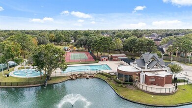 Building Photo - 17207 Mossbriar Ln