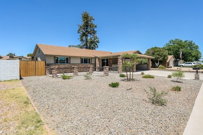 Building Photo - 5630 W Hatcher Road