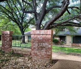 Building Photo - 9611 Covey Ridge Ln