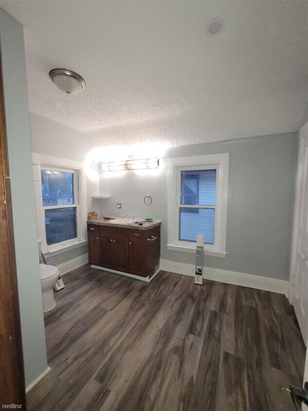 Foto del edificio - 4 br, 3 bath House - 242 Eastern Ave SE House