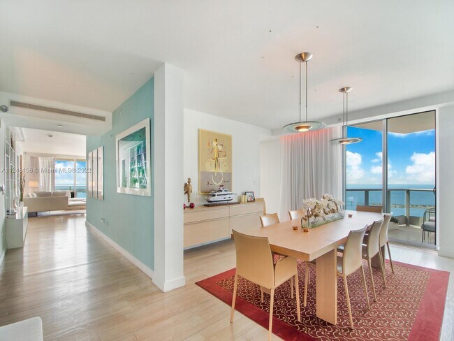 Foto del edificio - 1331 Brickell Bay Dr