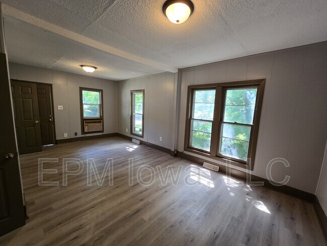 Foto del edificio - 519 Adams St