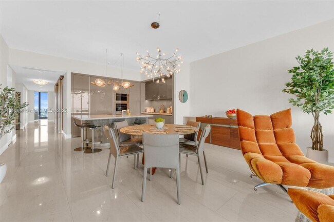 Foto del edificio - 18975 Collins Ave