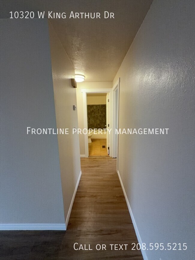 Foto del edificio - 10320 King Arthur Dr