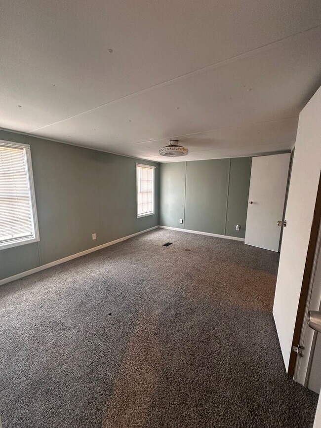 Foto del edificio - 3 Bed 2 Bath MH