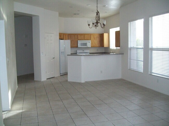 Foto del edificio - 112 Woolman Rink Ave