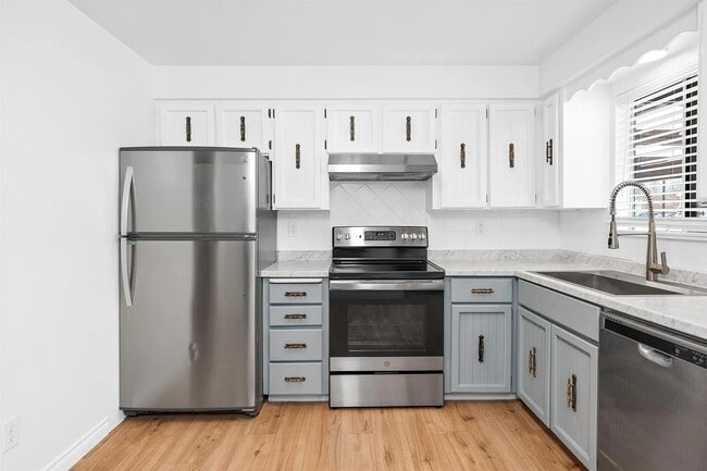 New Stainless Steel Appliances - 211 W Hastings Rd