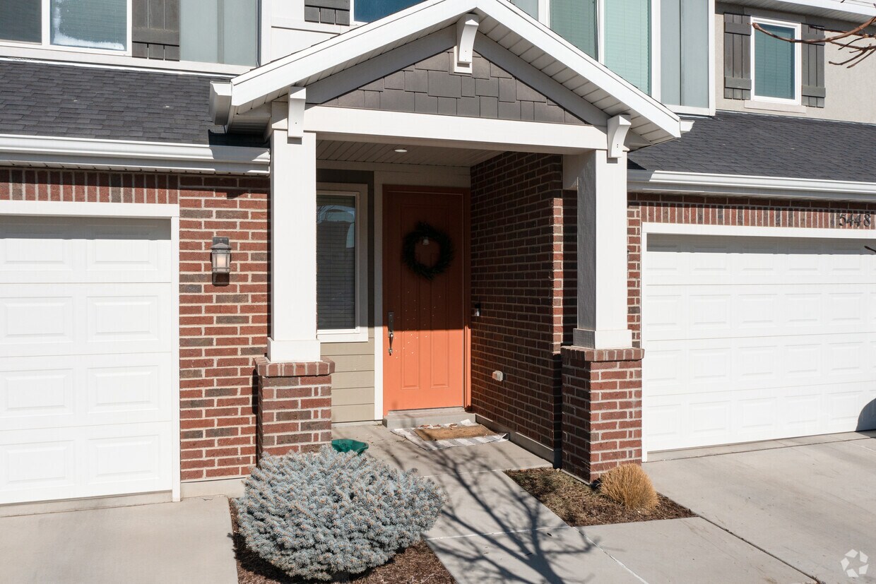 Foto del edificio - 11861-11881 S Rushmore Park Ln