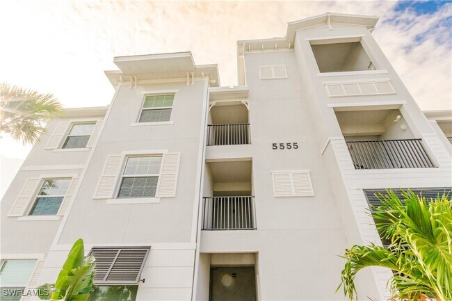 Foto del edificio - 5555 Double Eagle Cir