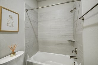 Building Photo - 2815 Torrey Pines Dr