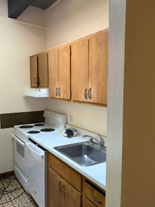 Foto del edificio - 825 Southwood Blvd