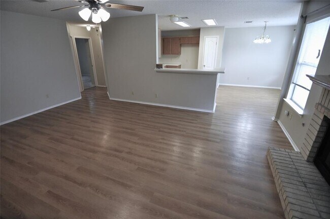 Building Photo - 1803 Timberwood Dr