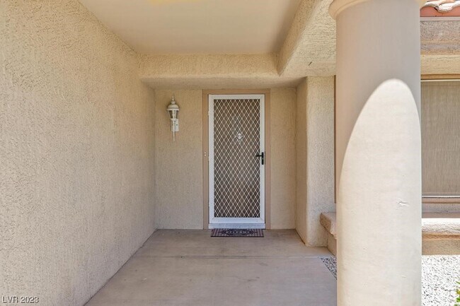 Foto del edificio - 3108 Lotus Hill Dr