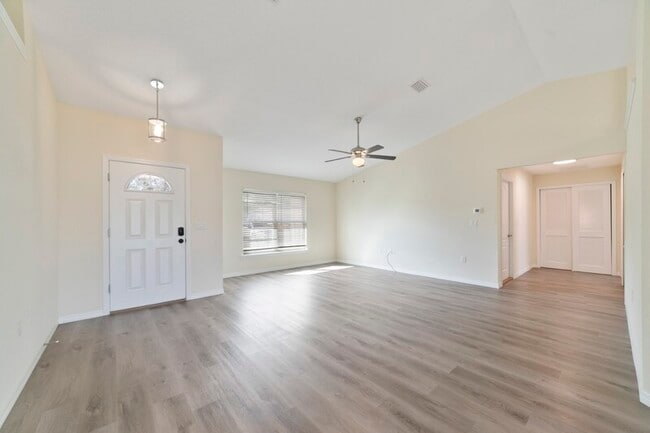 Building Photo - 15041 SE 93rd Ct