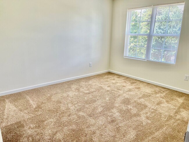 Foto del edificio - Available Now – Spacious 4BR Home on 1.5 Acres in Rural Hall!