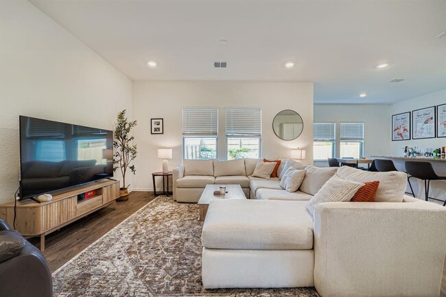 Building Photo - 18421 Cremello Dr