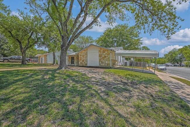 Foto del edificio - 4811 Spring Meadow Cove