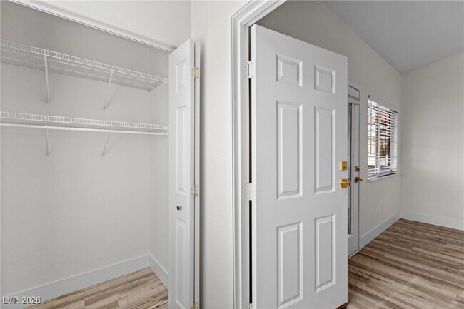 Foto del edificio - 3327 Erva St