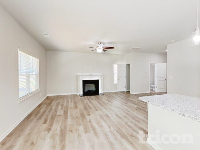 Foto del edificio - 228 Spring Knoll Dr