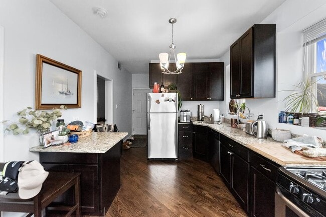Foto del edificio - 2 bedroom in Chicago IL 60647