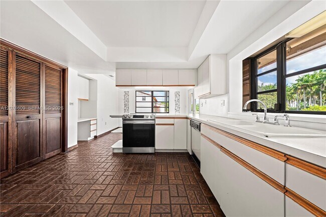 Building Photo - 22100 SW 194th Ave