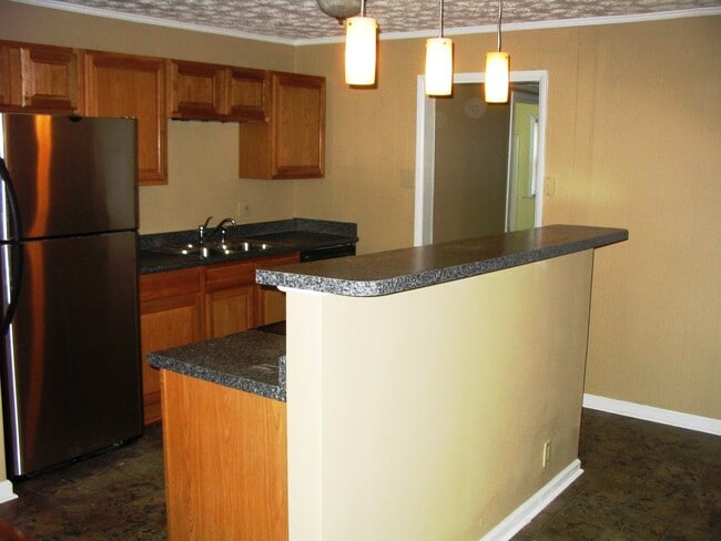 Building Photo - 576 Emery Ct