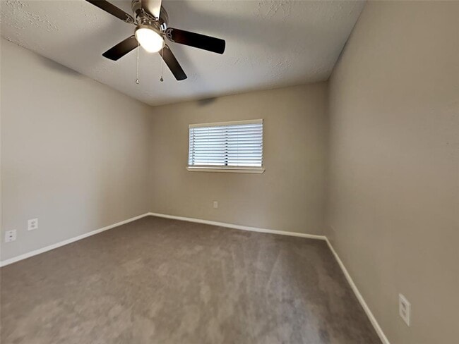 Foto del edificio - 24031 Griffin House Ln