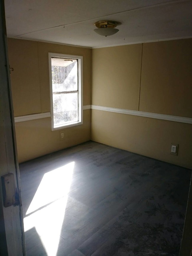 Building Photo - 424 Doe Trl