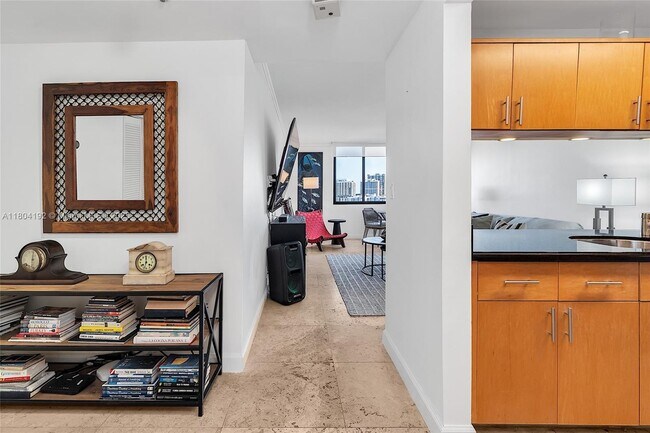 Building Photo - 1581 Brickell Ave