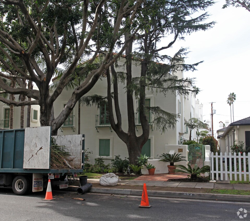 Primary Photo - 924 20th St