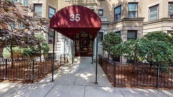 Primary Photo - 35 Queensberry St