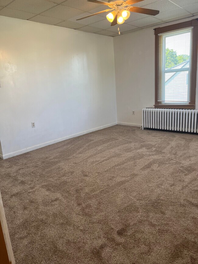 Livingroom - 732 Idlewood Ave