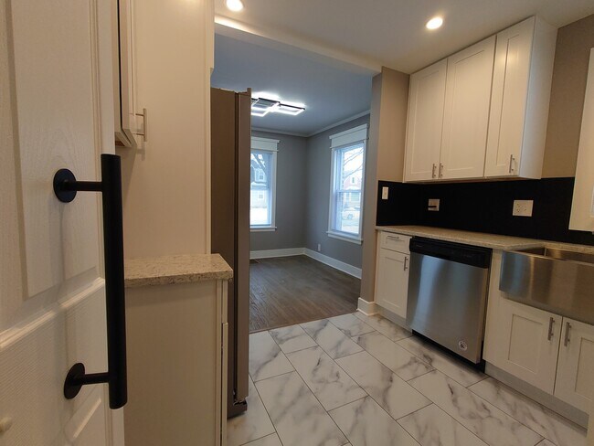 Building Photo - 3219 N Panama Ave