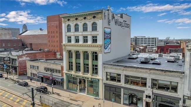 Building Photo - 674 Main St