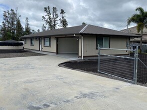 Building Photo - 16-2115-2115 Emerald Dr