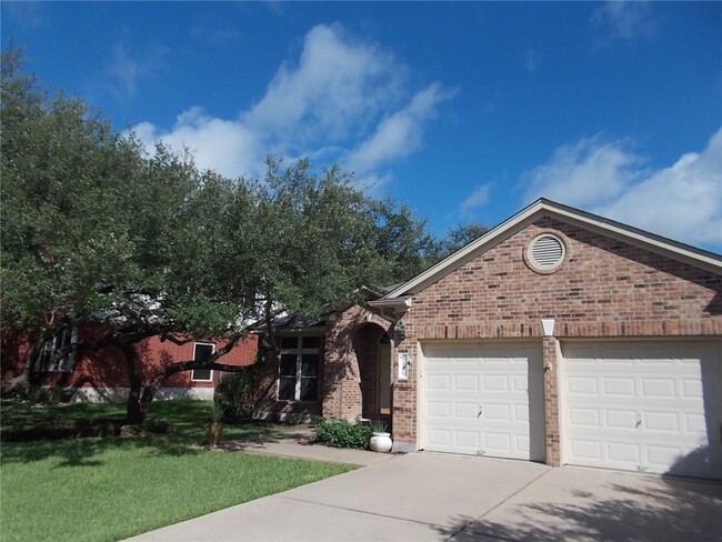 Foto del edificio - 8406 Forest Heights Ln