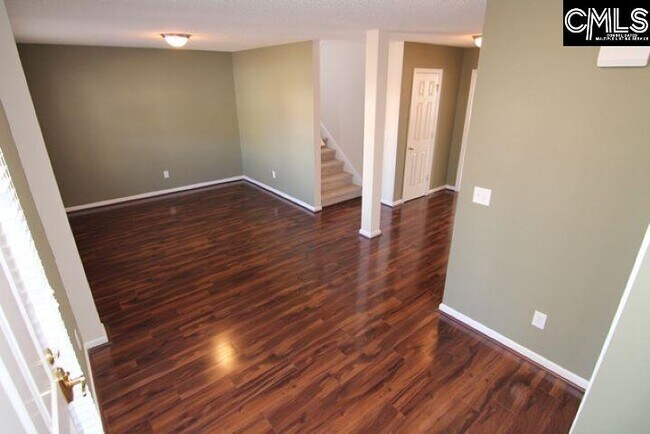 Building Photo - 5 Redbrush Ct