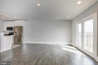 Building Photo - 1827 Benning Rd NE