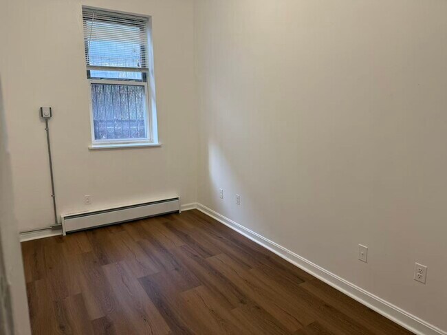 Foto del edificio - 213 E Berkeley St