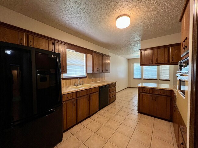 Building Photo - 1329 NE 20th Pl